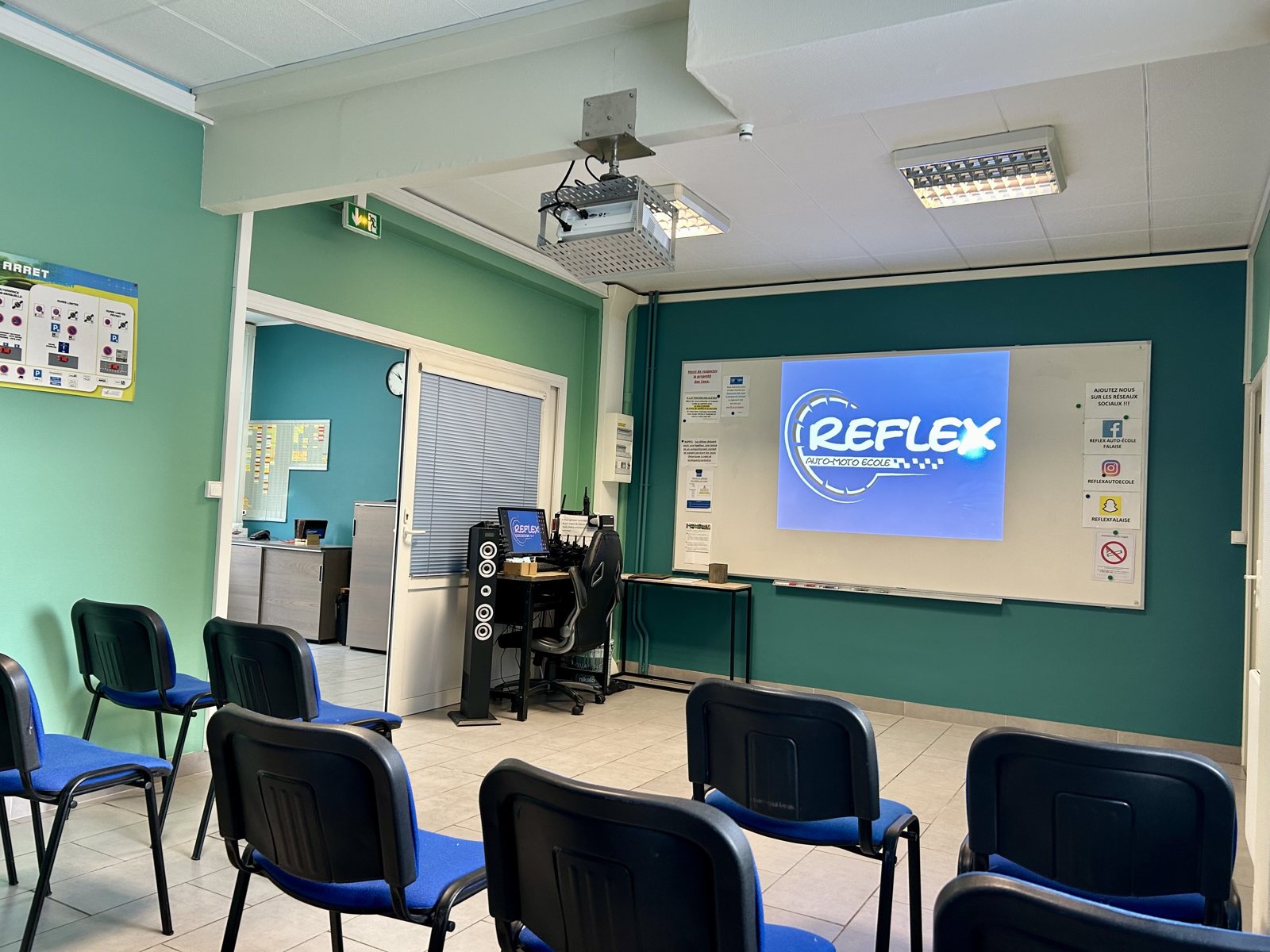 La salle de code de l’agence de Falaise