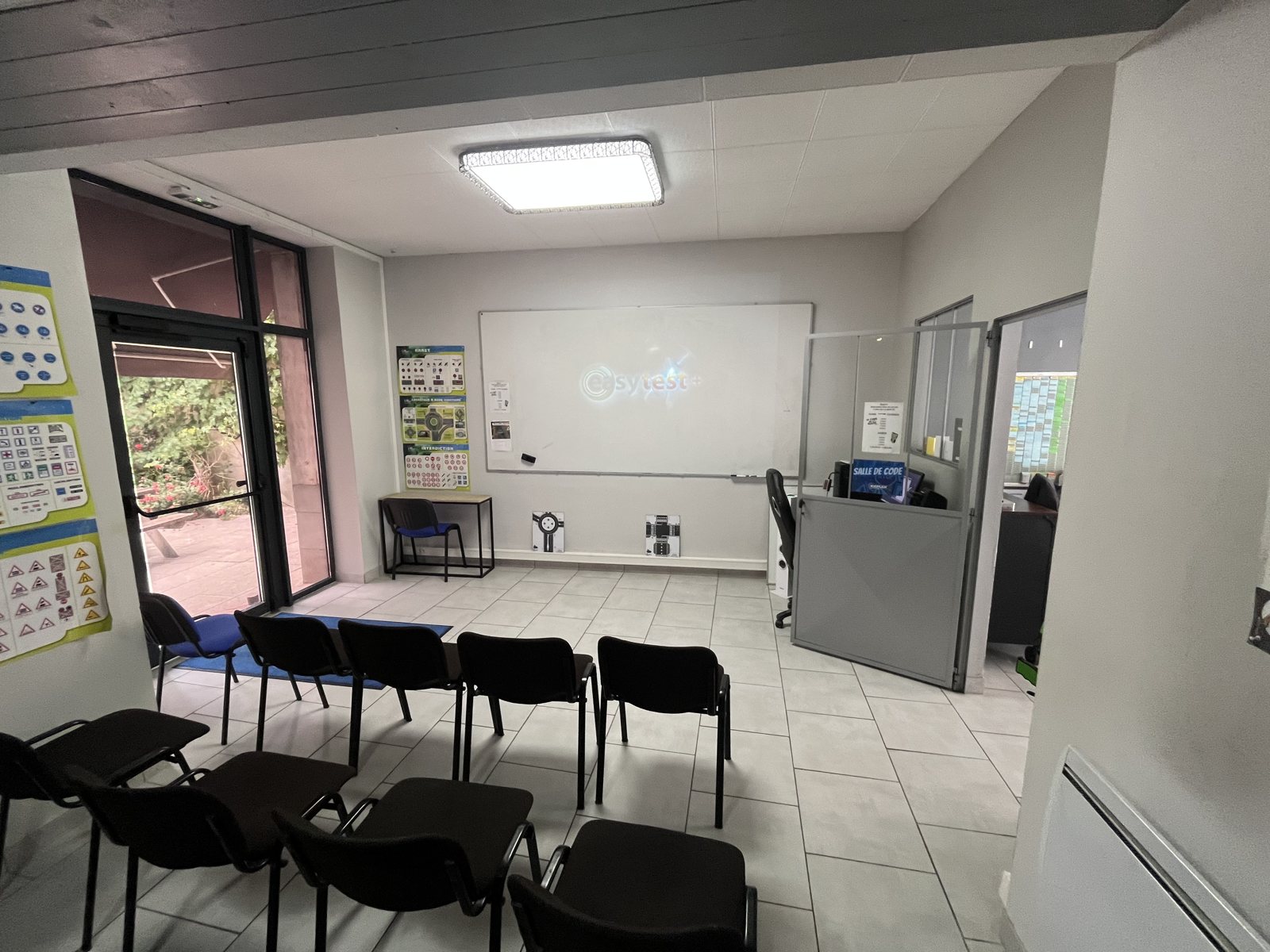 La salle de code de l’agence de Sées